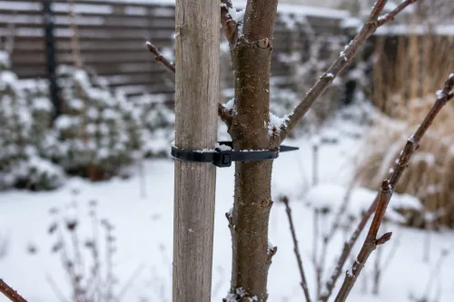 Dlaczego zimą plastikowe opaski zaciskowe pękają?
